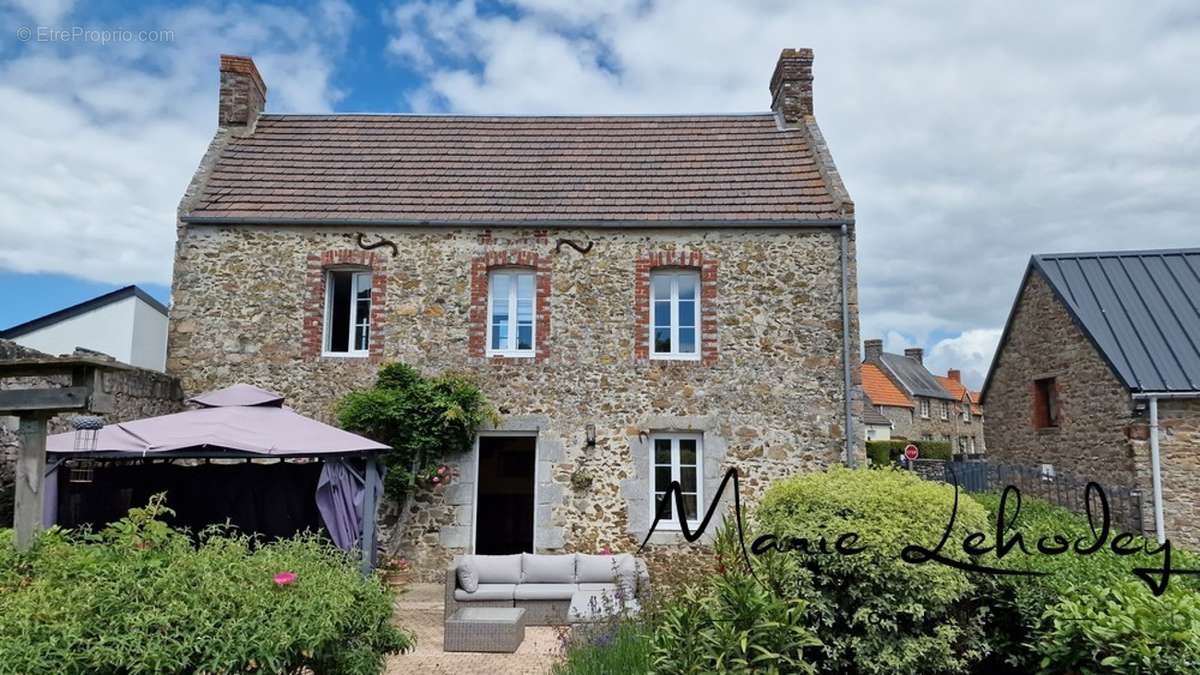 Maison à GOUVILLE-SUR-MER