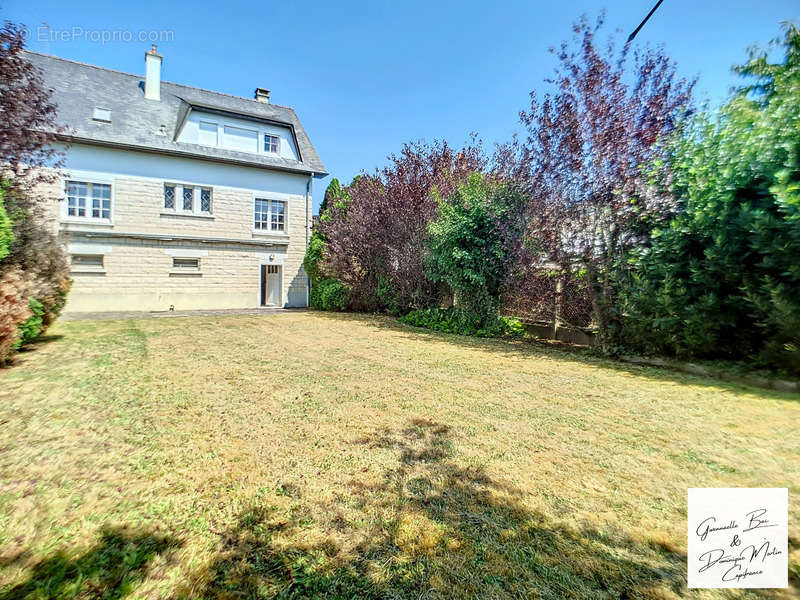 Maison à LA CHARTRE-SUR-LE-LOIR