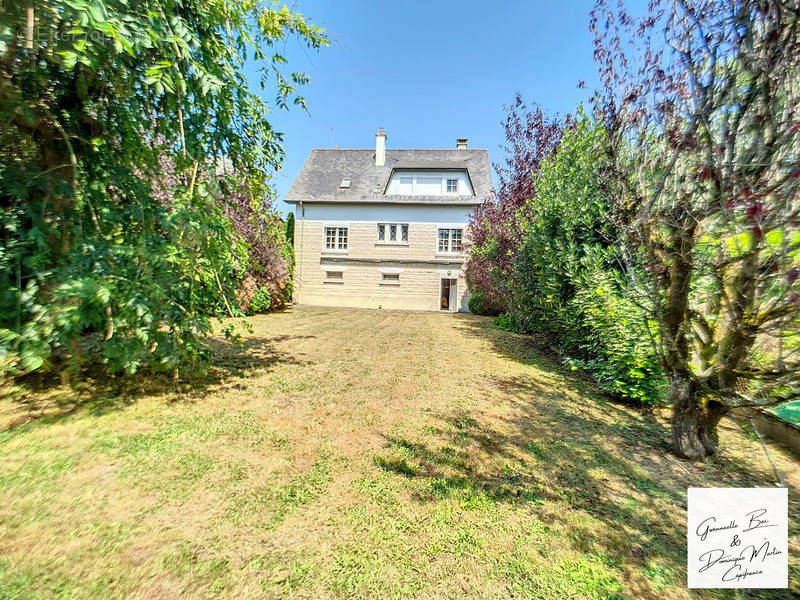 Maison à LA CHARTRE-SUR-LE-LOIR