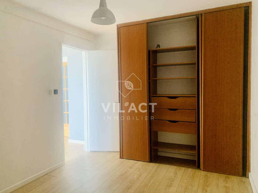 Chambre - Appartement à PESSAC