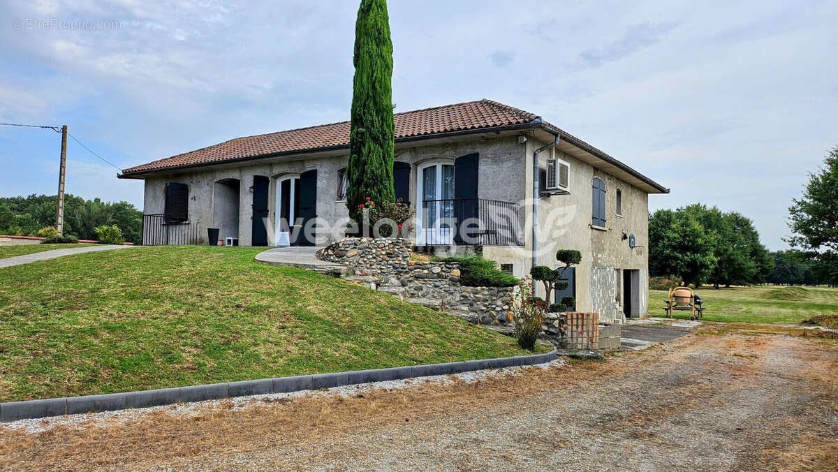 Maison à VILLENEUVE-LES-BOULOC