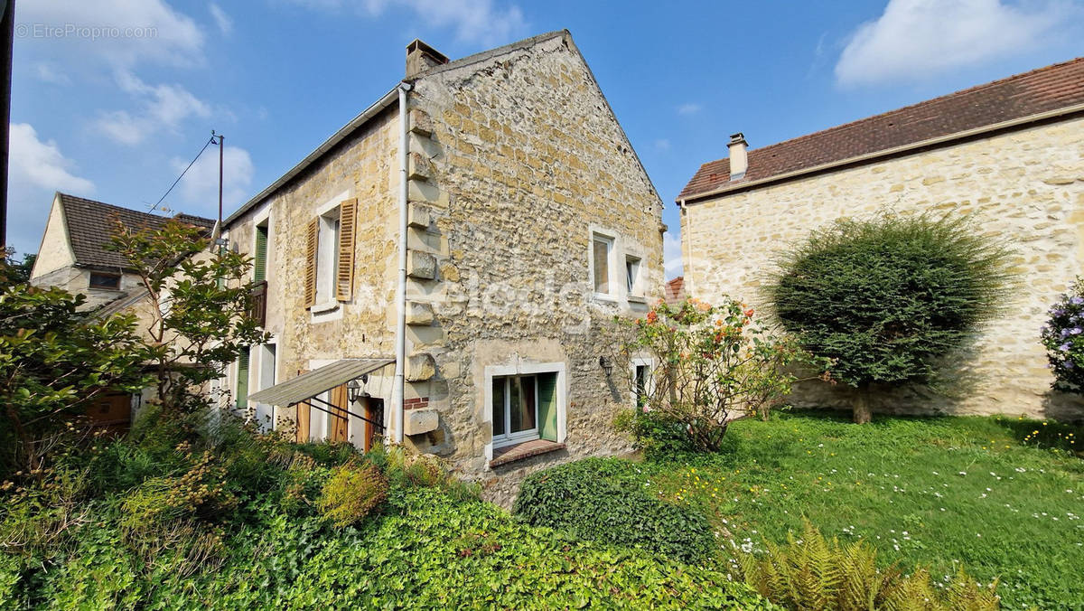 Maison à NEUVILLE-SUR-OISE