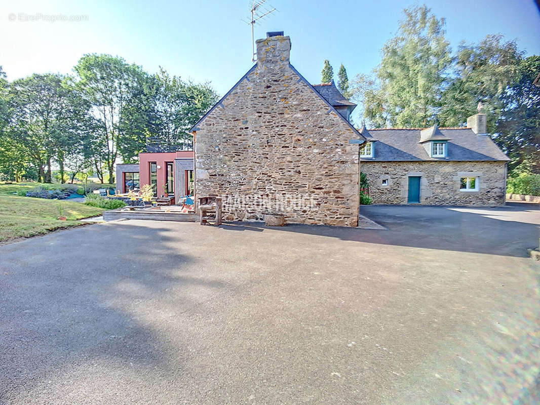 Maison à SAINT-DONAN