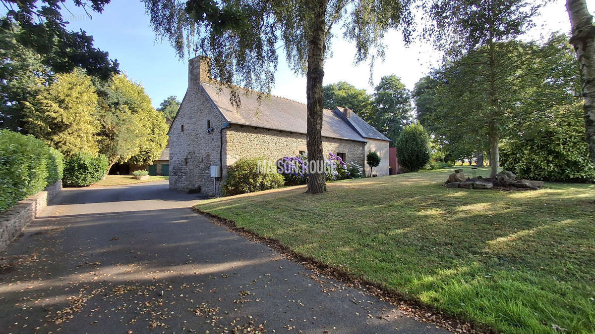 Maison à SAINT-DONAN