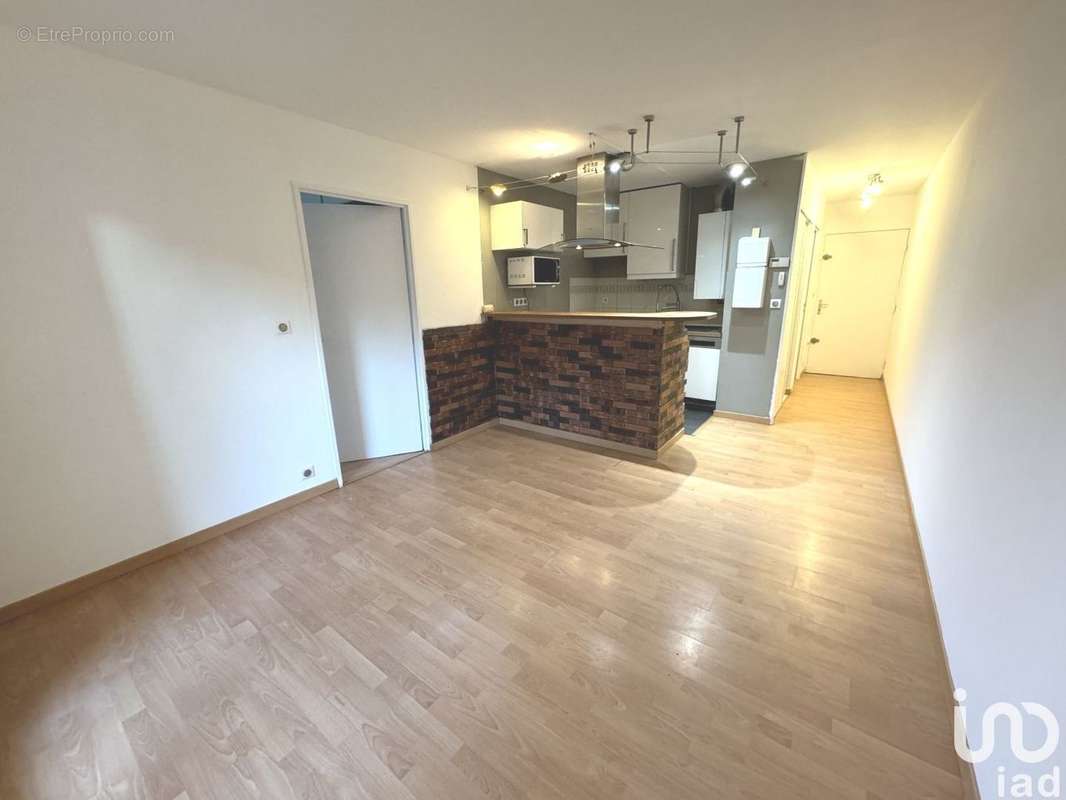 Photo 3 - Appartement à SAINT-GERMAIN-LES-CORBEIL