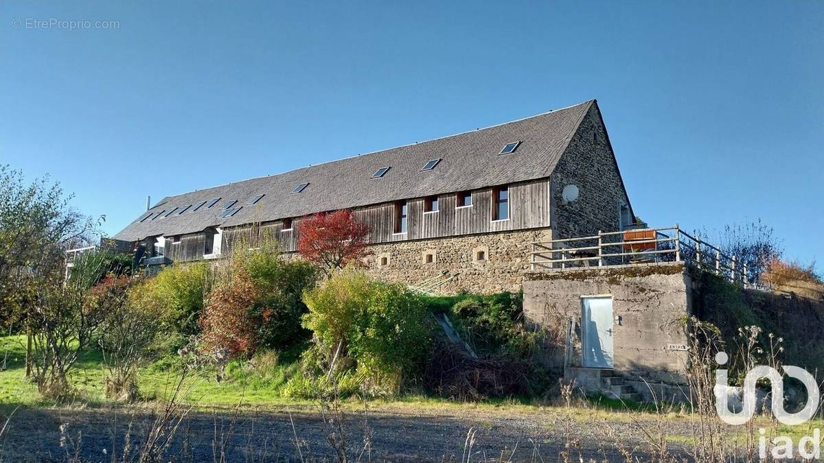 Photo 1 - Maison à LA TOUR-D&#039;AUVERGNE