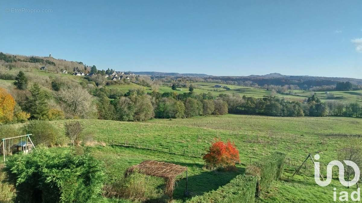 Photo 3 - Autre à LA TOUR-D&#039;AUVERGNE