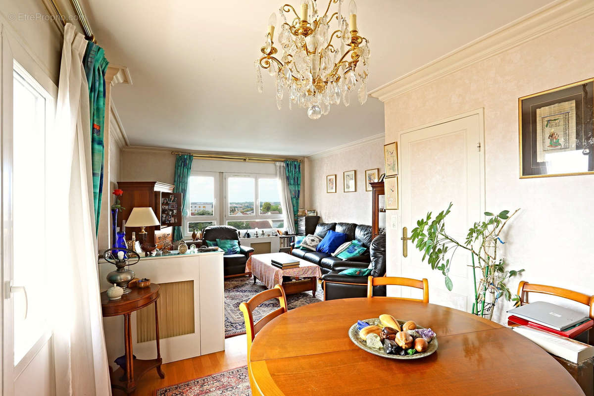 Appartement à SARTROUVILLE