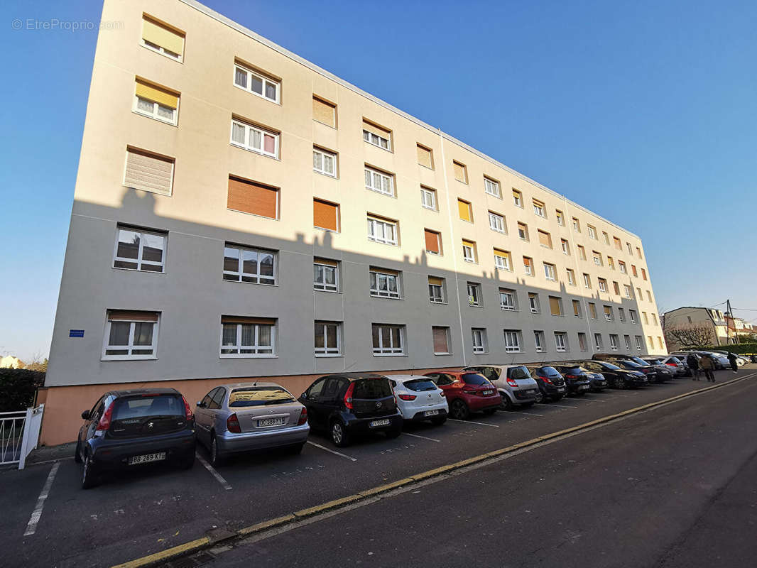 Appartement à SARTROUVILLE