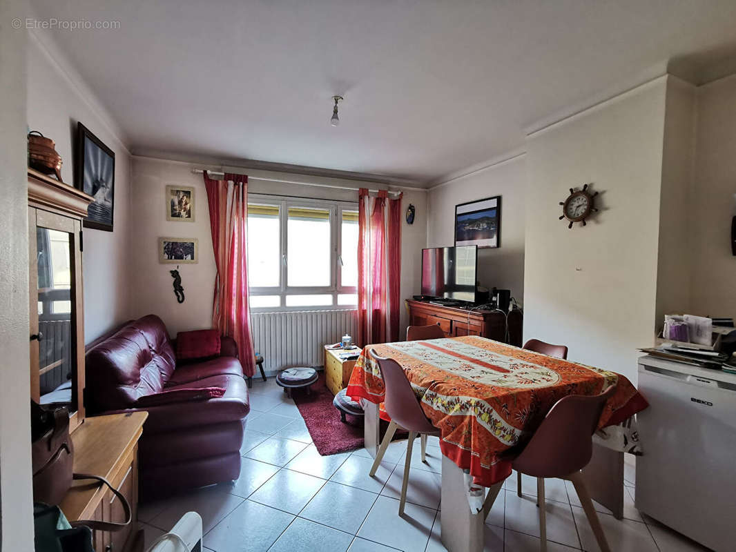 Appartement à SARTROUVILLE