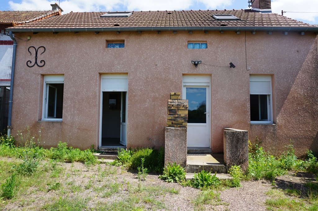 Maison à LE DONJON