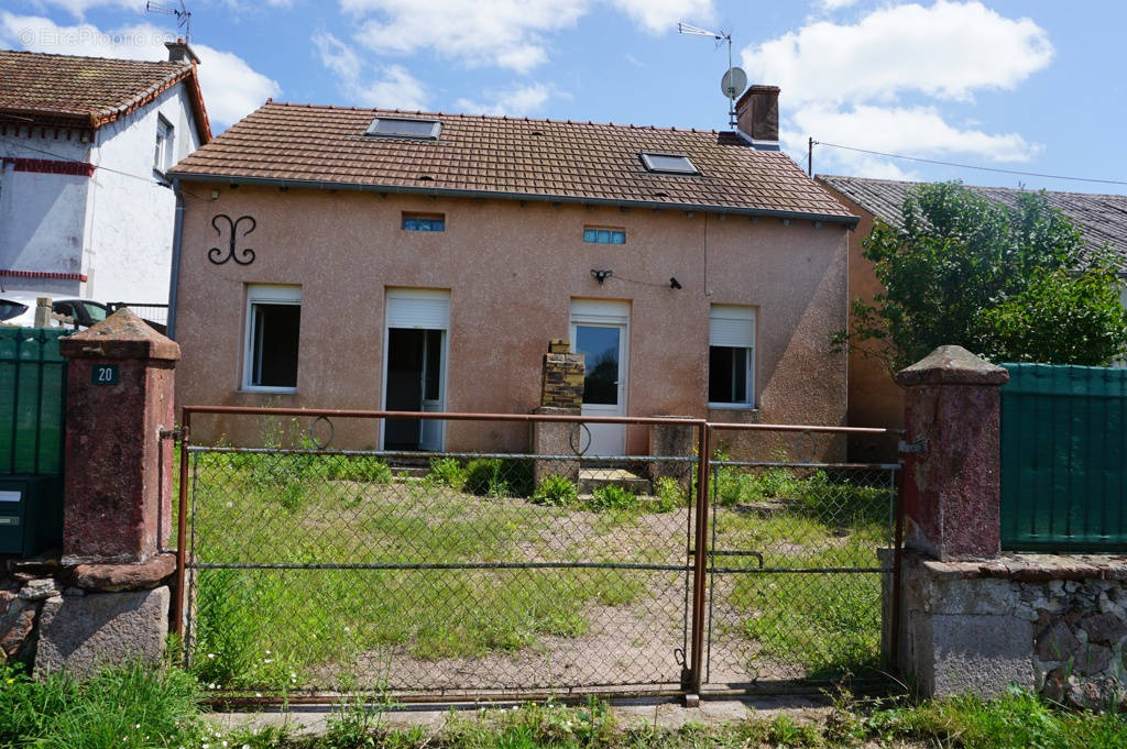 Maison à LE DONJON