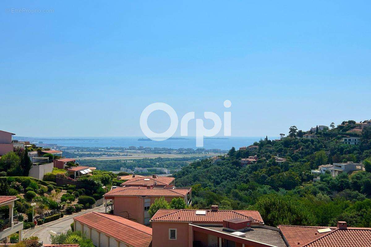 Appartement à MANDELIEU-LA-NAPOULE