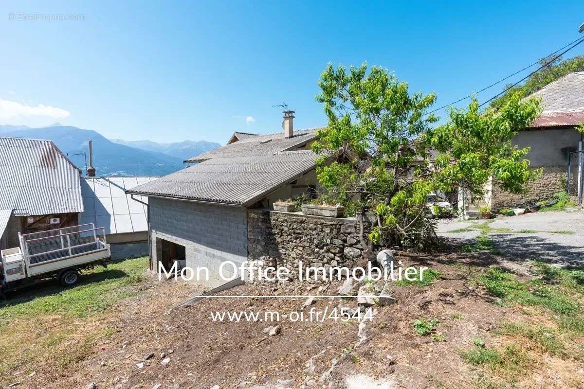 Maison à EMBRUN