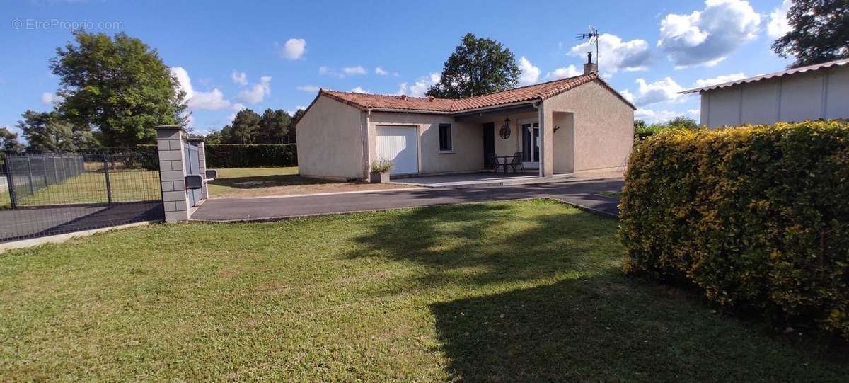 Maison à LA DOUZE