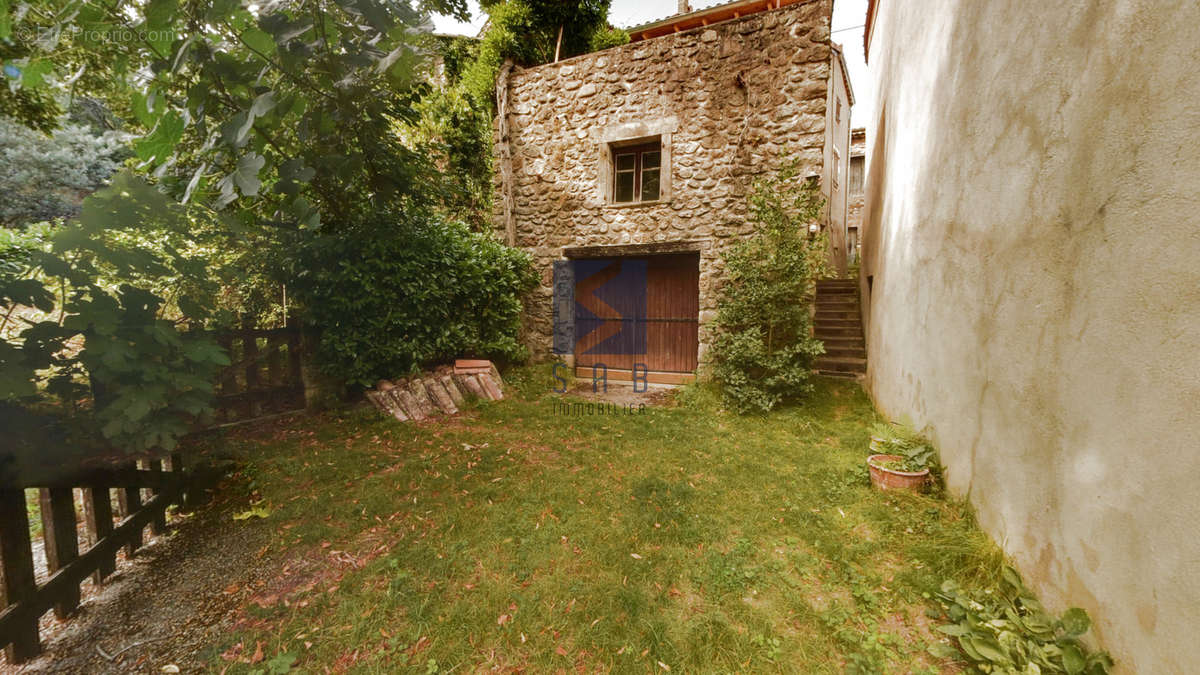 Maison à LES OLLIERES-SUR-EYRIEUX