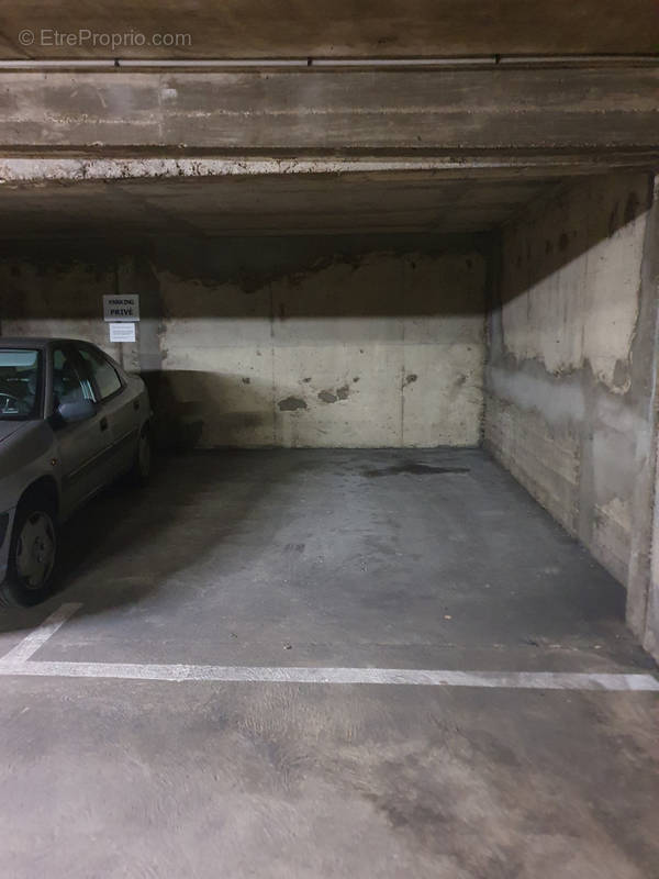 Parking à LE MANS