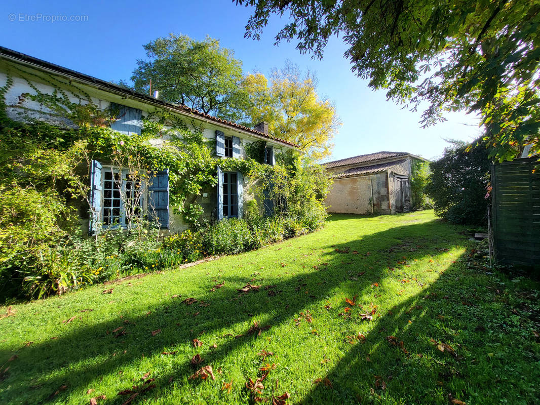 Maison à CHERAC