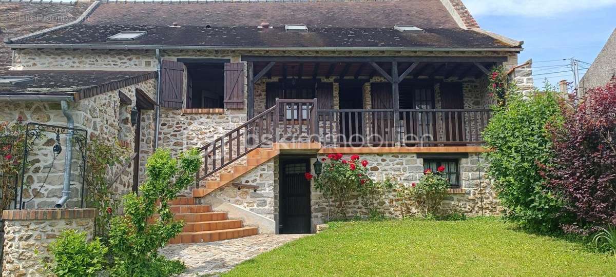 Maison à LE CHATELET-EN-BRIE