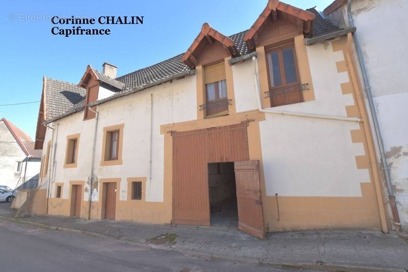 Maison à LE DONJON