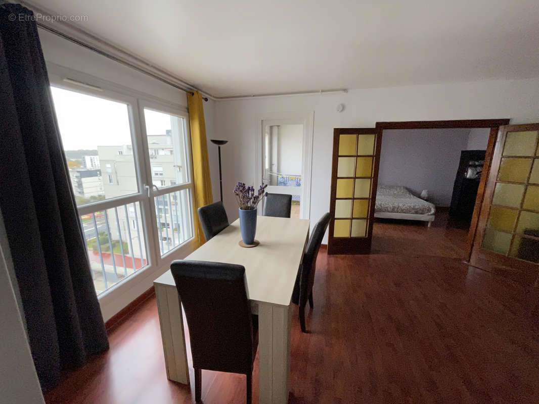 Appartement à DAMMARIE-LES-LYS