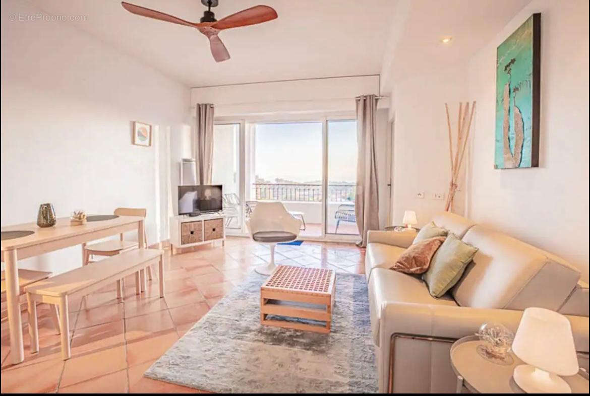 Appartement à SAINT-CYR-SUR-MER