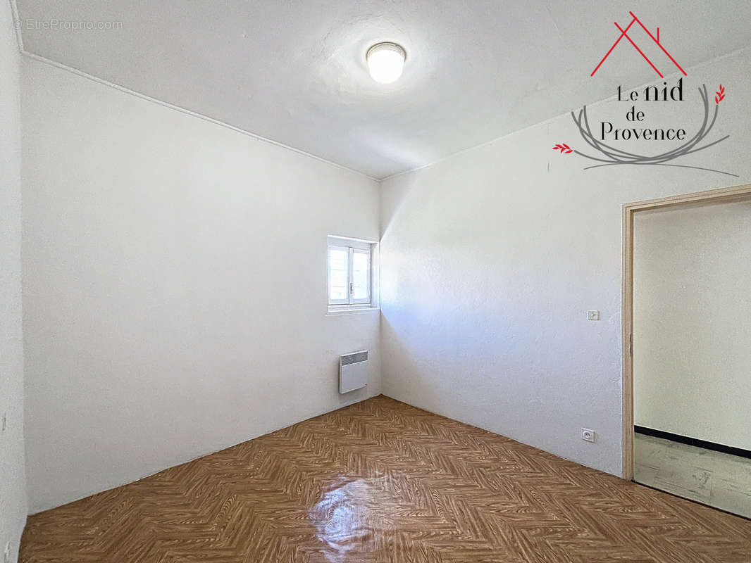 Appartement à JONQUIERES