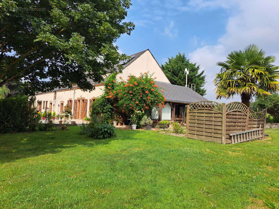 Maison à SARGE-SUR-BRAYE