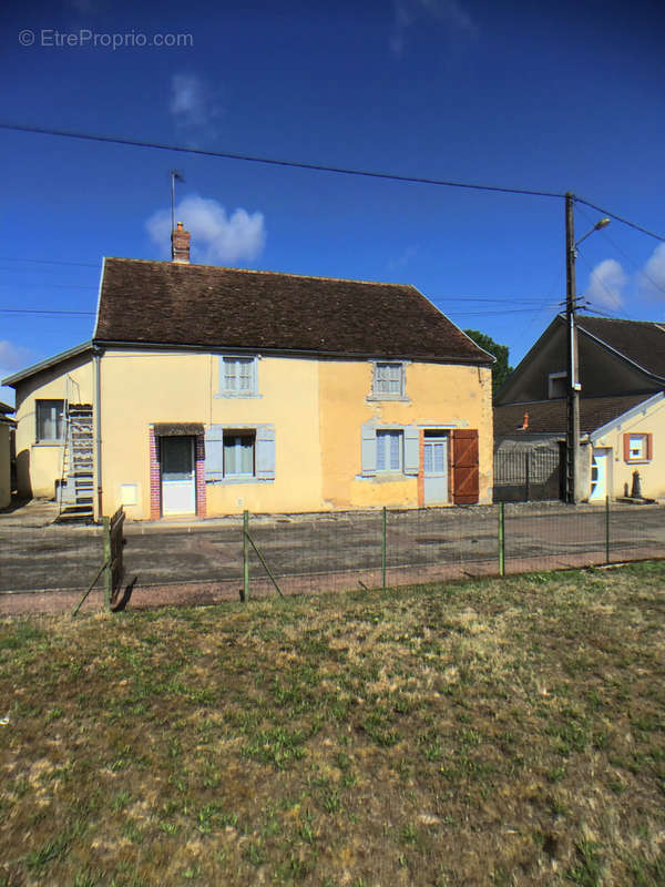 Maison à SAINTE-COLOMBE-SUR-SEINE