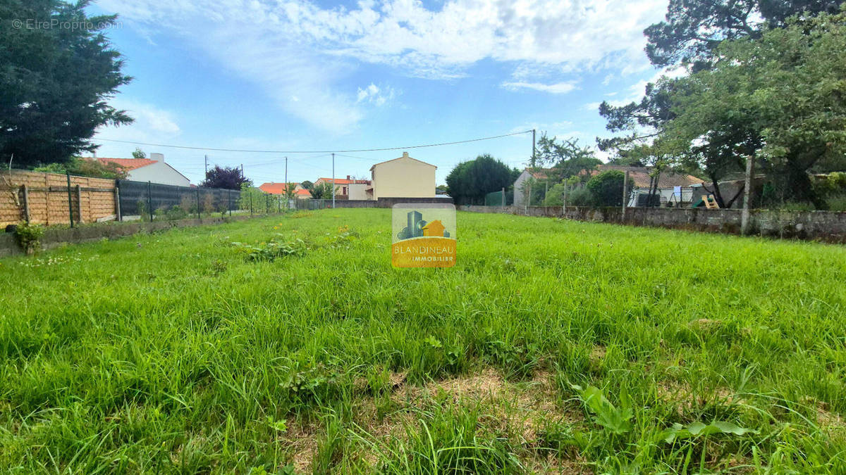 Terrain à BOUGUENAIS