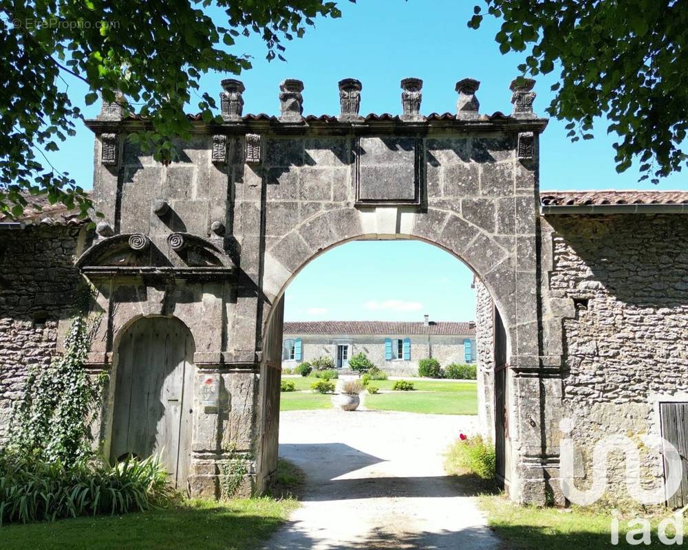 Photo 1 - Maison à SAINT-BRIS-DES-BOIS