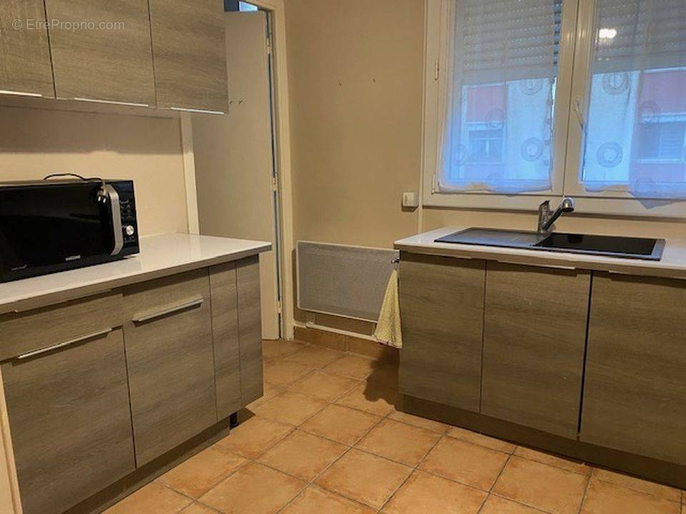 MARTIGUES PROCHE CENTRE VILLE A VENDRE APPARTEMENT T3 - Appartement à MARTIGUES