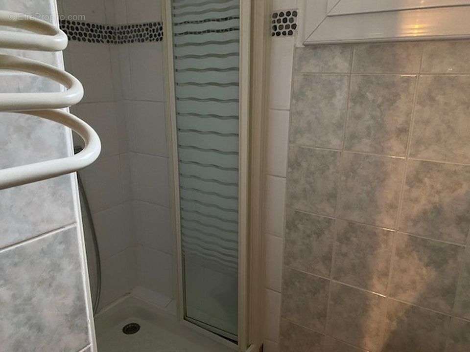 MARTIGUES PROCHE CENTRE VILLE A VENDRE APPARTEMENT T3 - Appartement à MARTIGUES