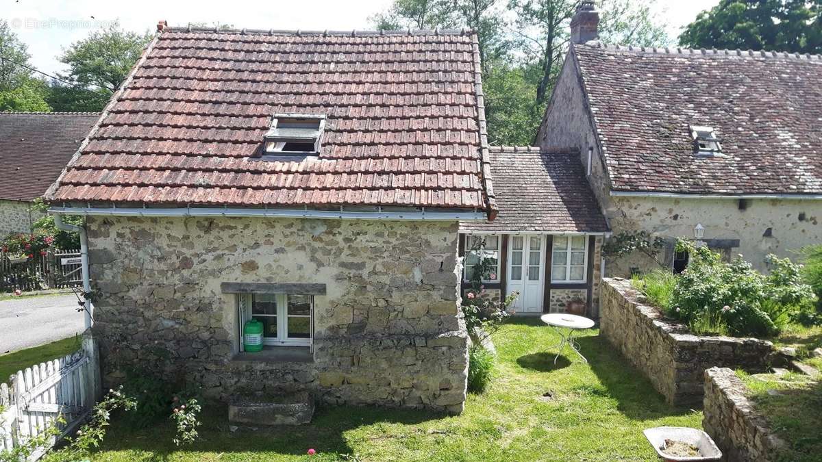 Maison à LUSSAC-LES-EGLISES