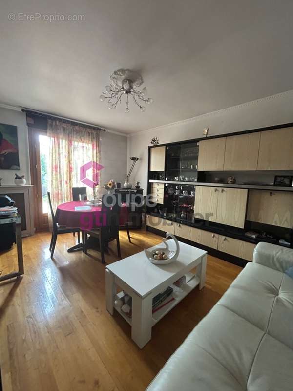 Appartement à SAINT-ETIENNE