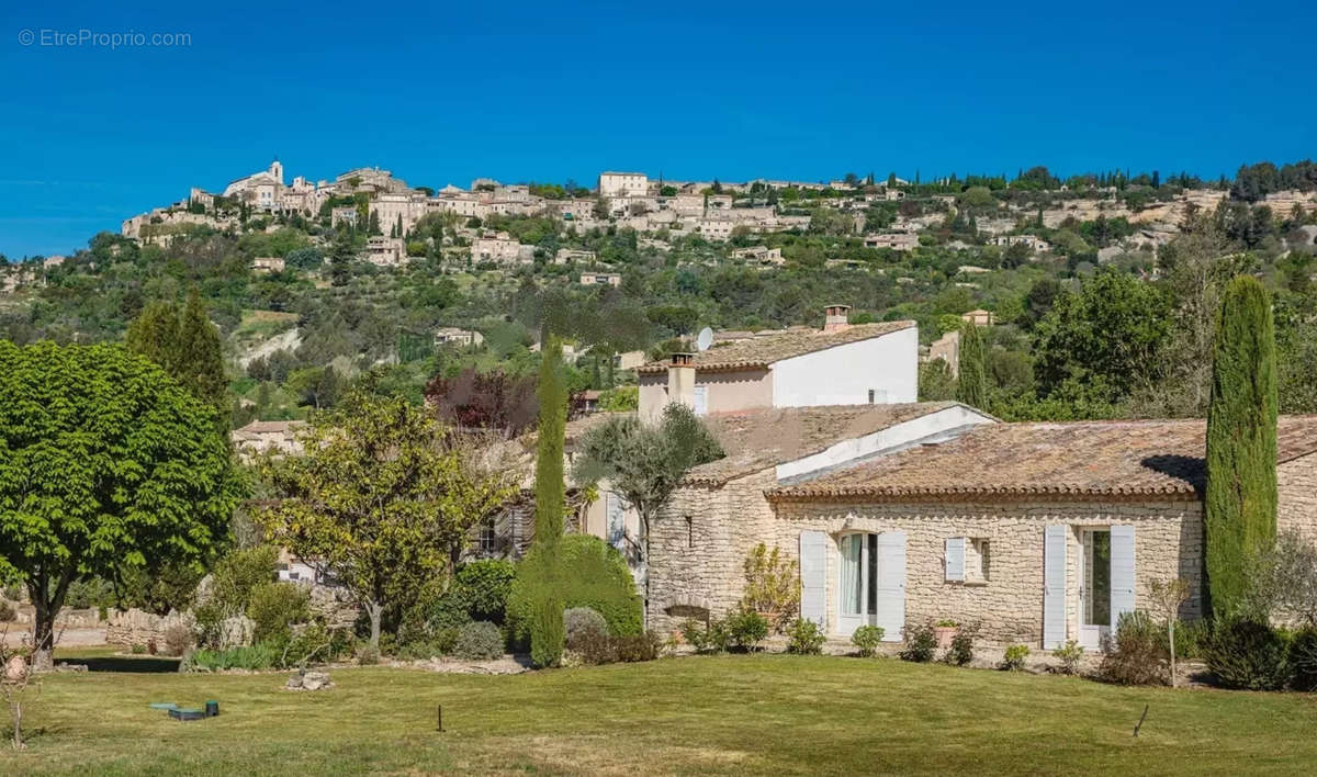 Maison à GORDES