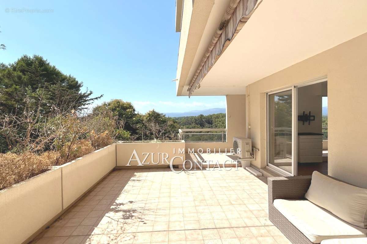 Appartement à MOUGINS