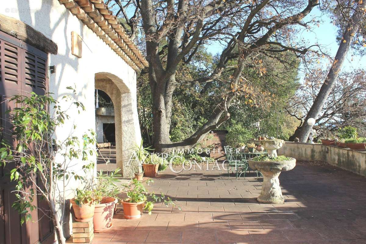 Maison à MOUGINS