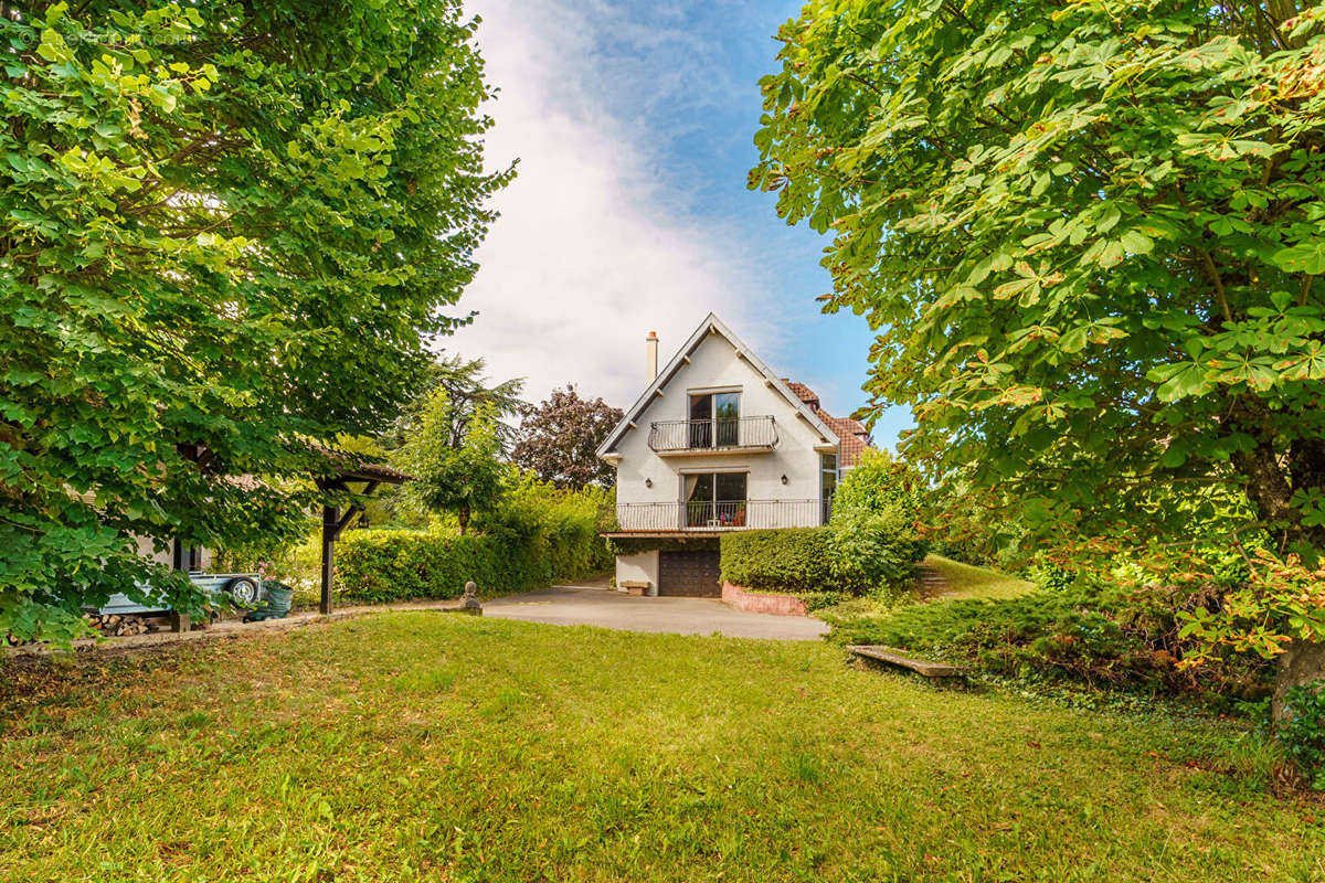 Maison à COUCHEY