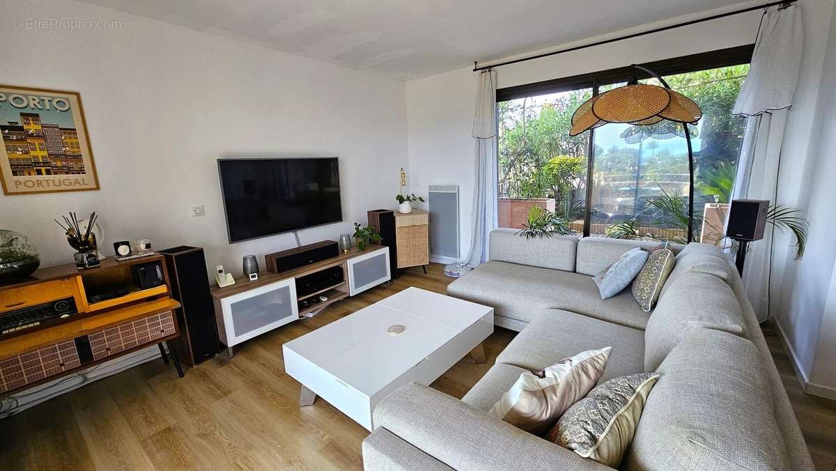 Appartement à VILLENEUVE-LOUBET