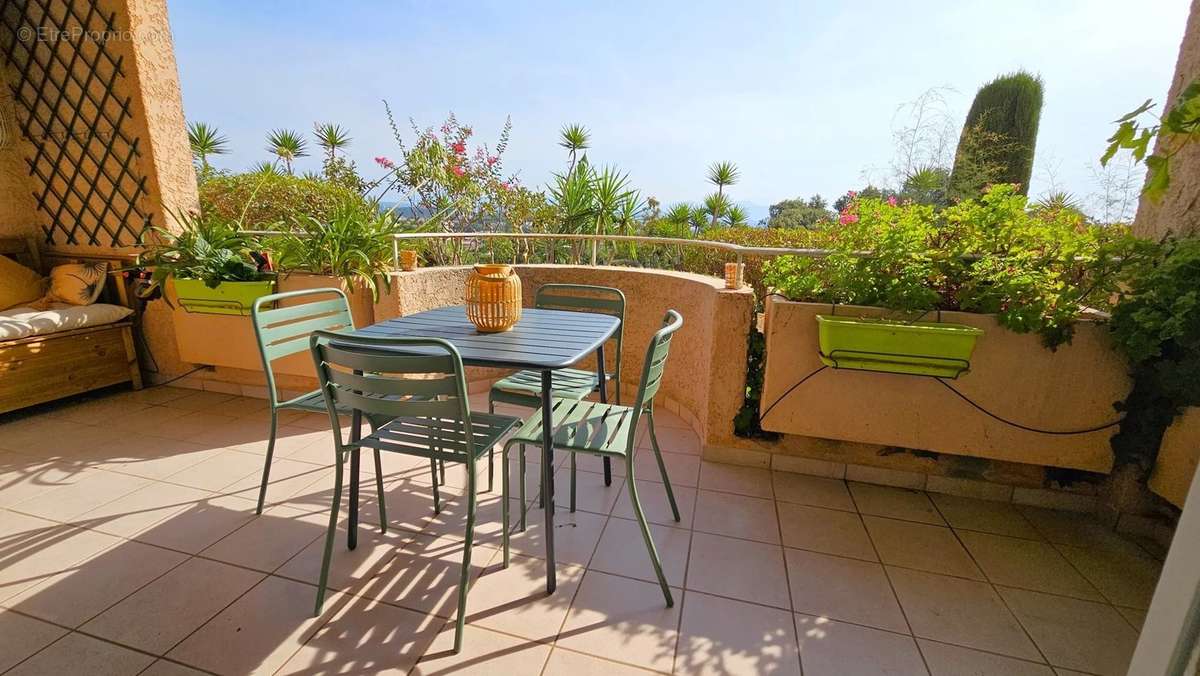 Appartement à VILLENEUVE-LOUBET