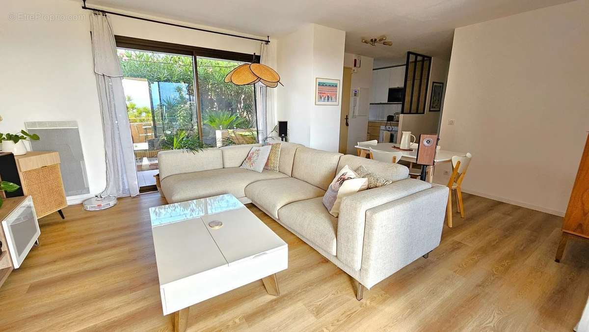 Appartement à VILLENEUVE-LOUBET