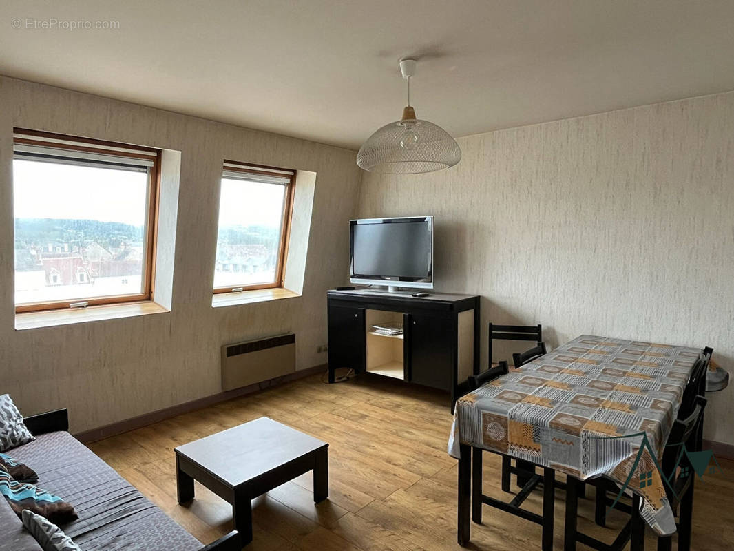 Appartement à SAINT-AMAND-MONTROND