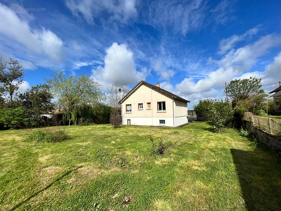 Maison à JOUET-SUR-L&#039;AUBOIS