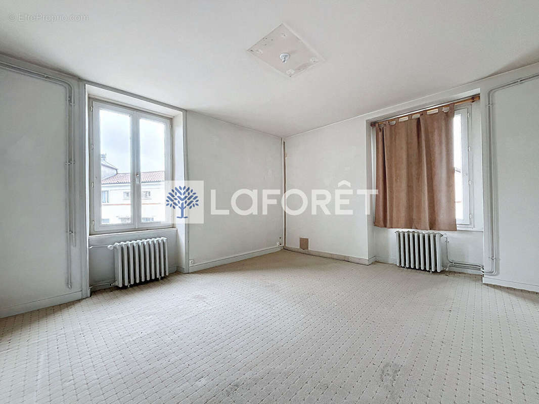 Appartement à SECONDIGNY