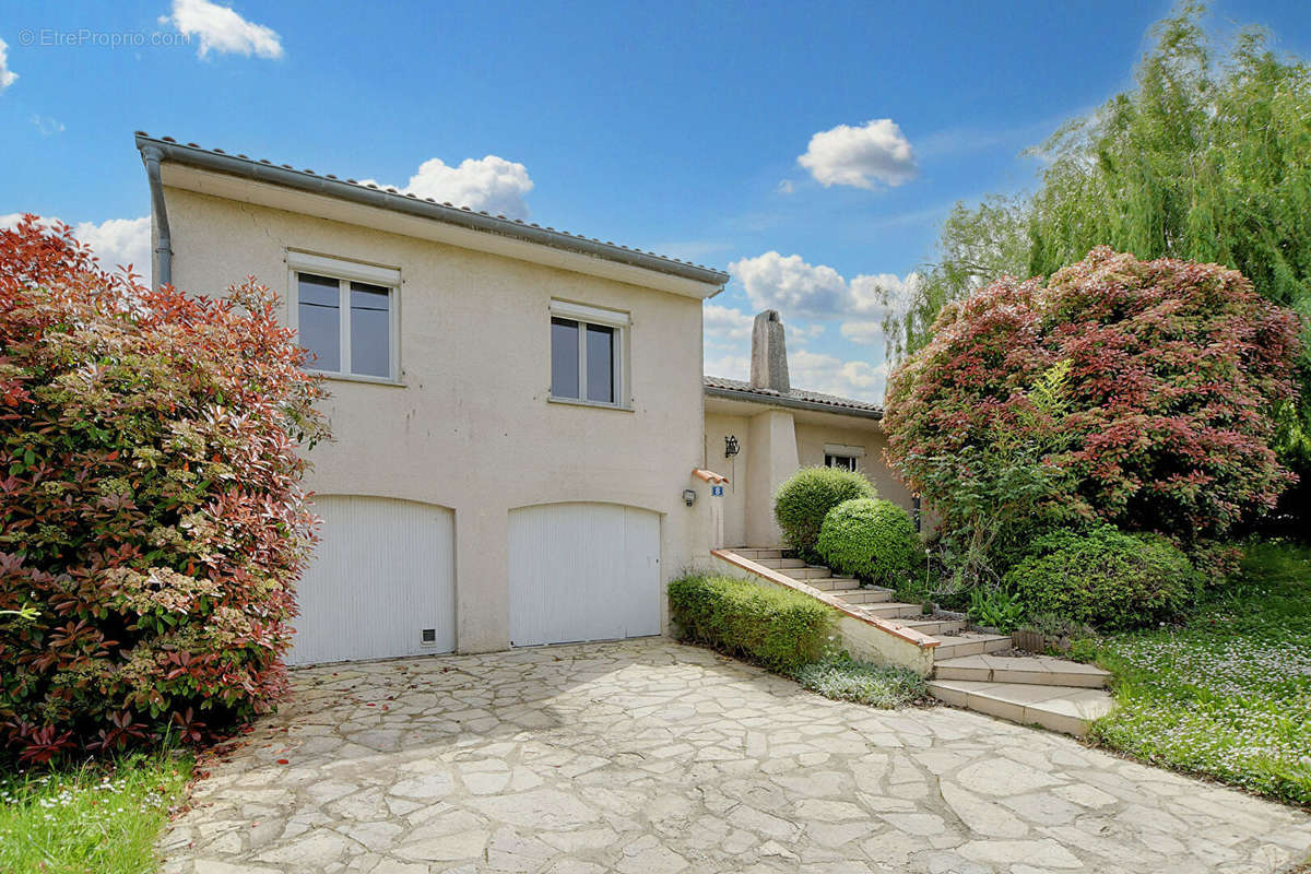 Maison à SAINT-LOUP-CAMMAS