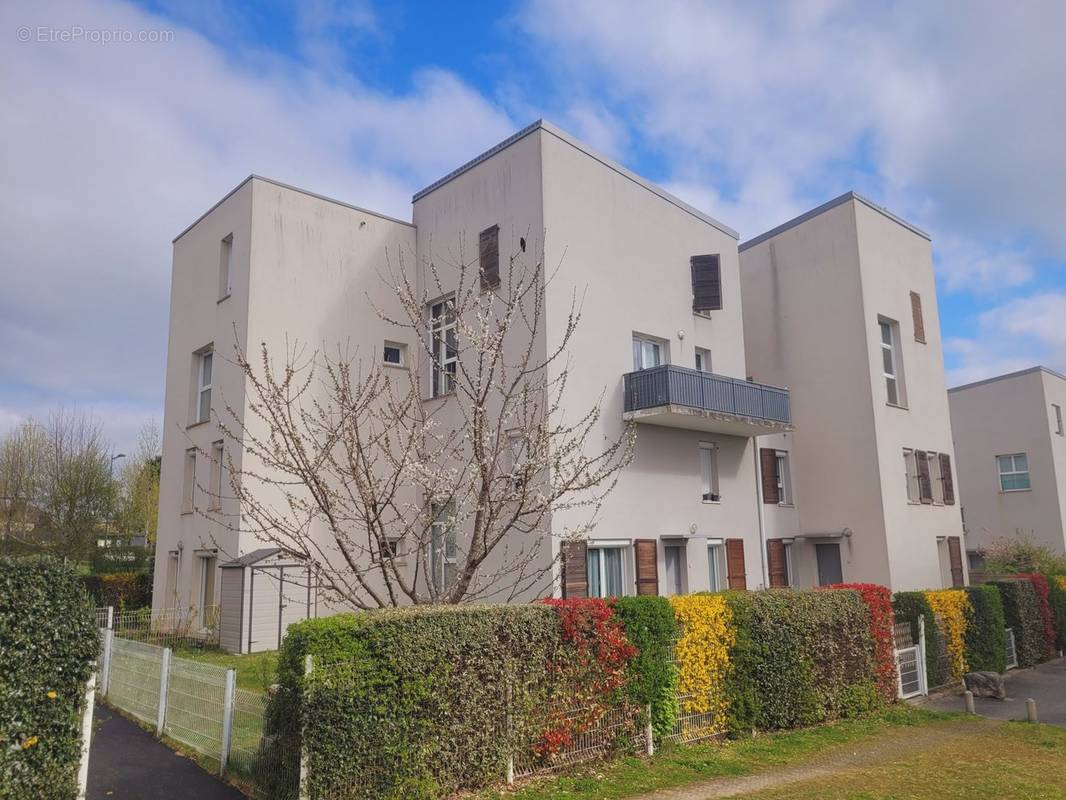 Appartement à VAL-DE-REUIL