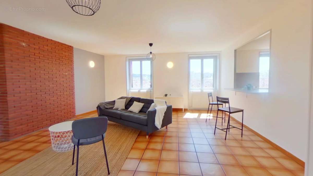 Appartement à SAINT-ETIENNE