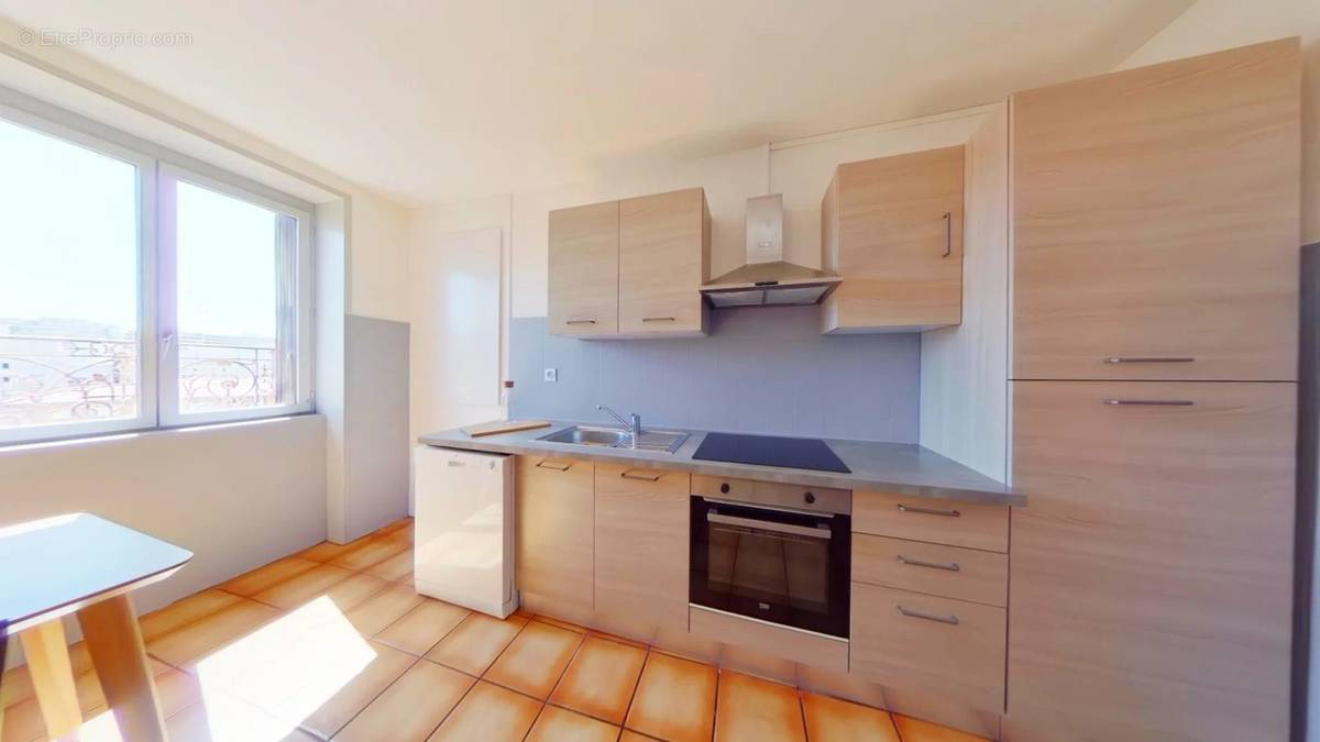 Appartement à SAINT-ETIENNE