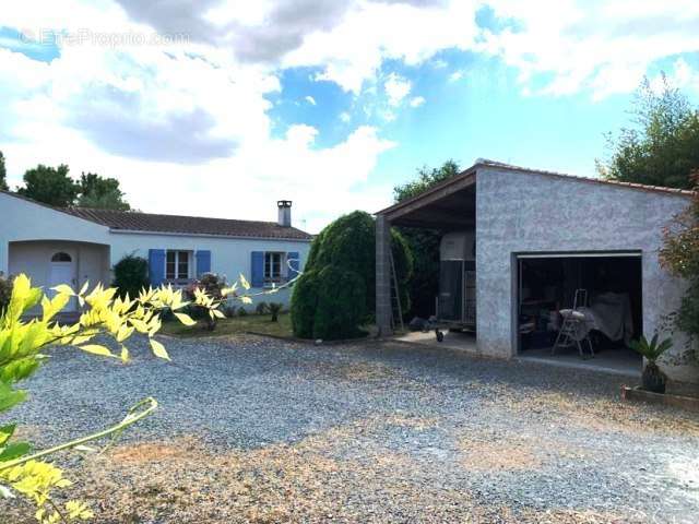 Maison à LA RONDE